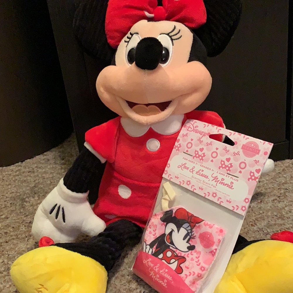 Minnie mouse scentsy stuffie